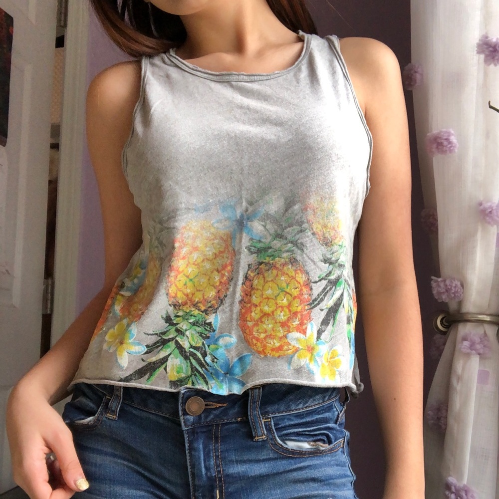 pineapple shirt!